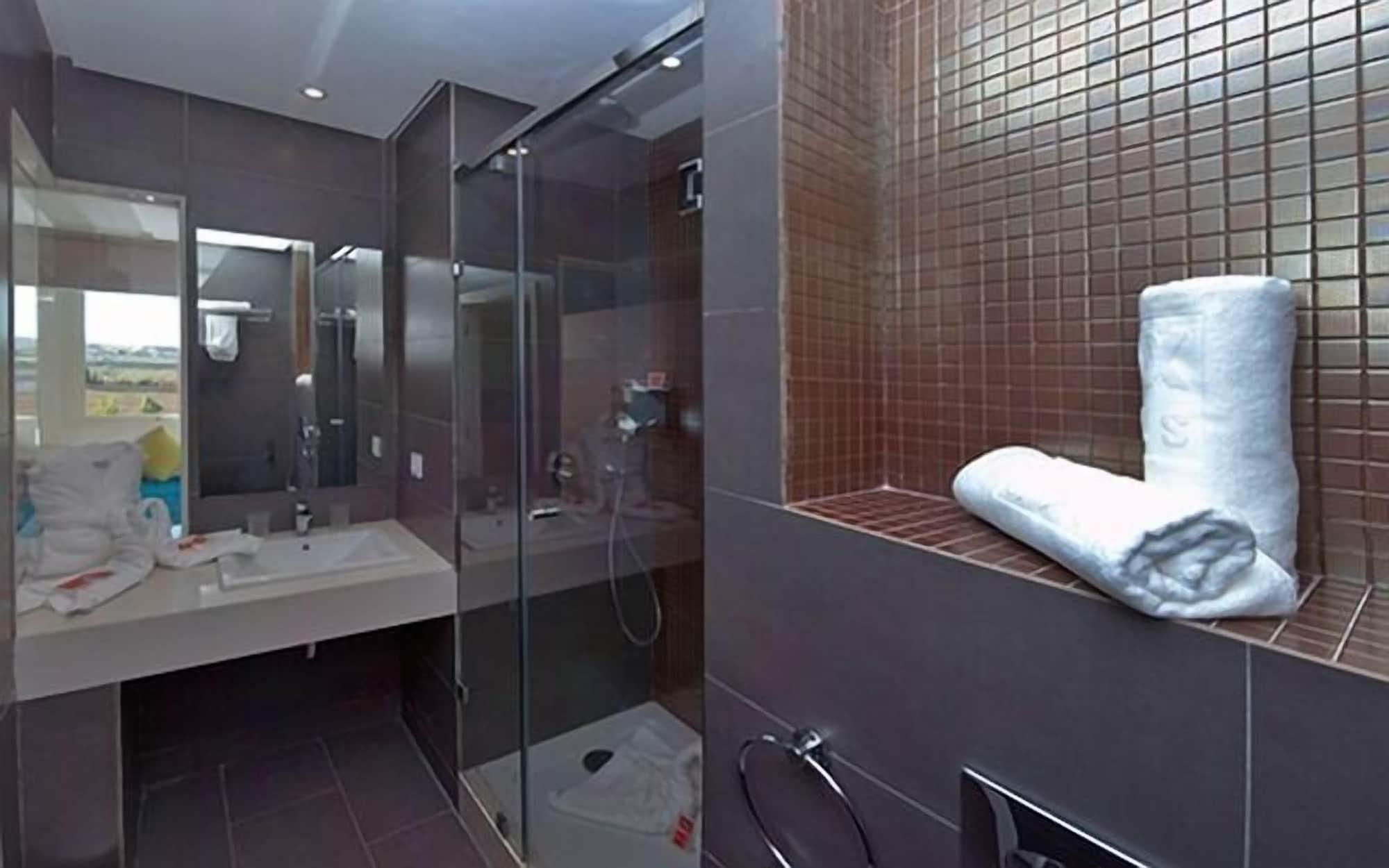 Relax Hotel Oujda Esterno foto