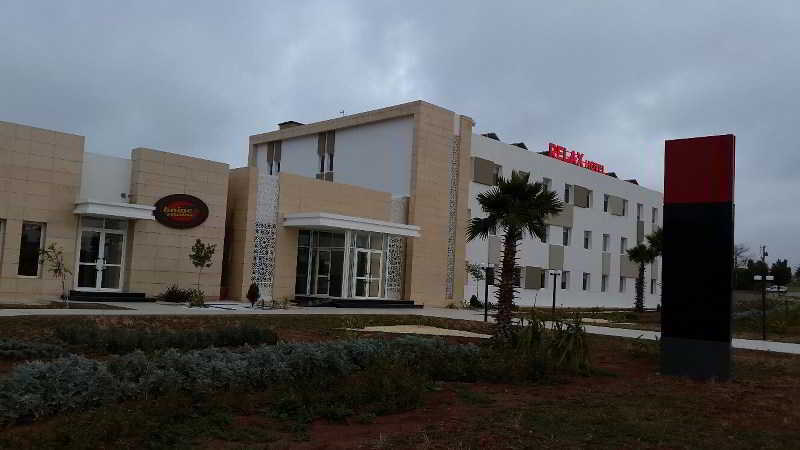 Relax Hotel Oujda Esterno foto